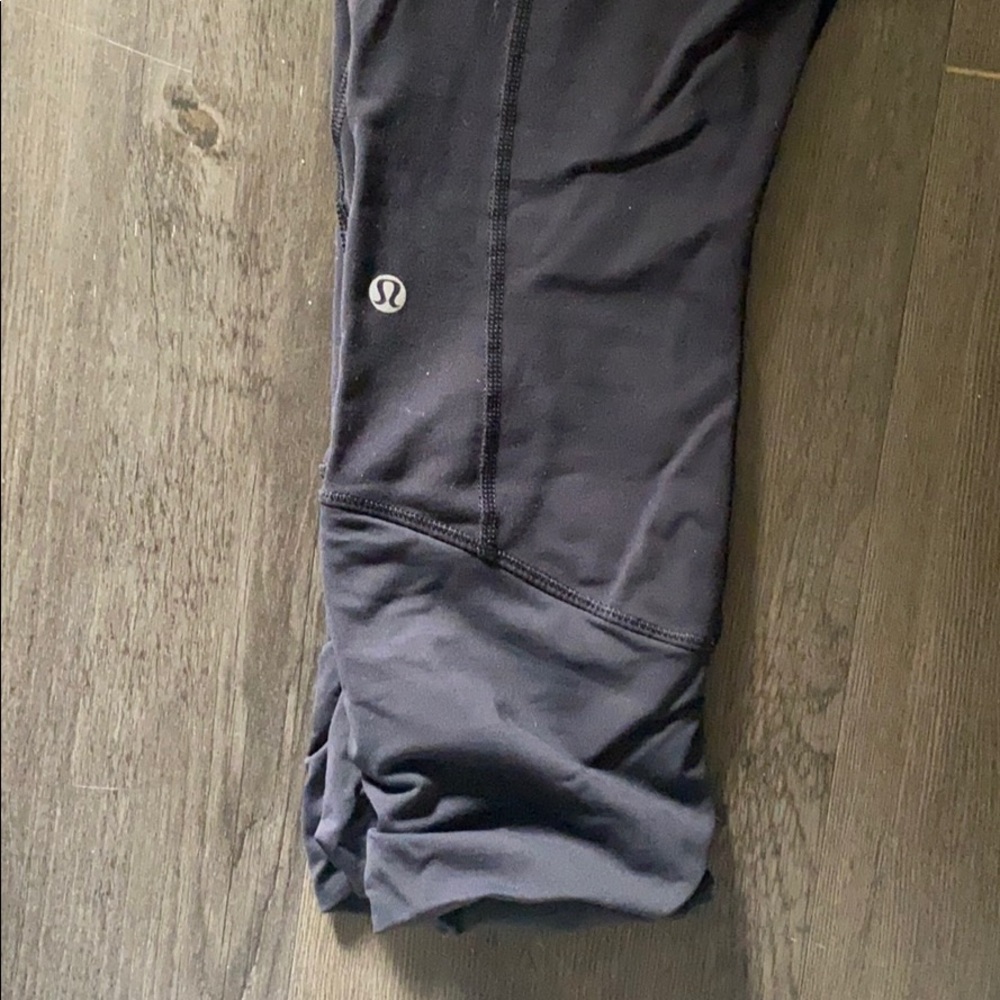 Lululemon black cinched leggings - Picture 2 of 5
